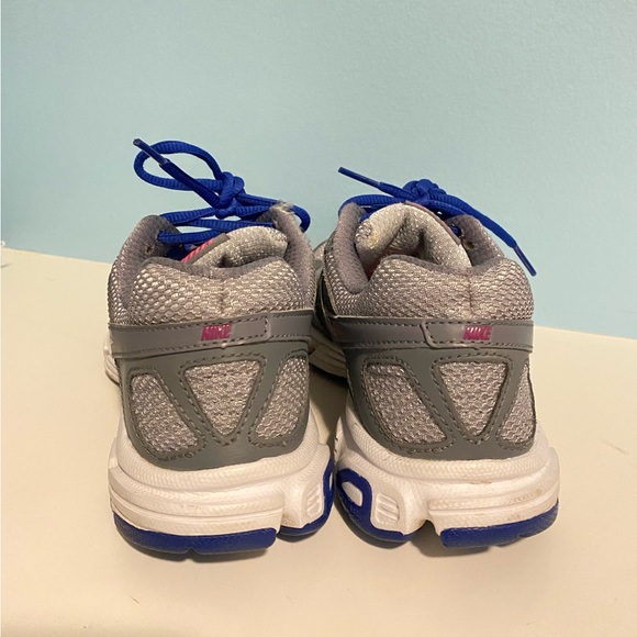 Nike Women’s Runners- US Size 6 - Picture 3 of 5